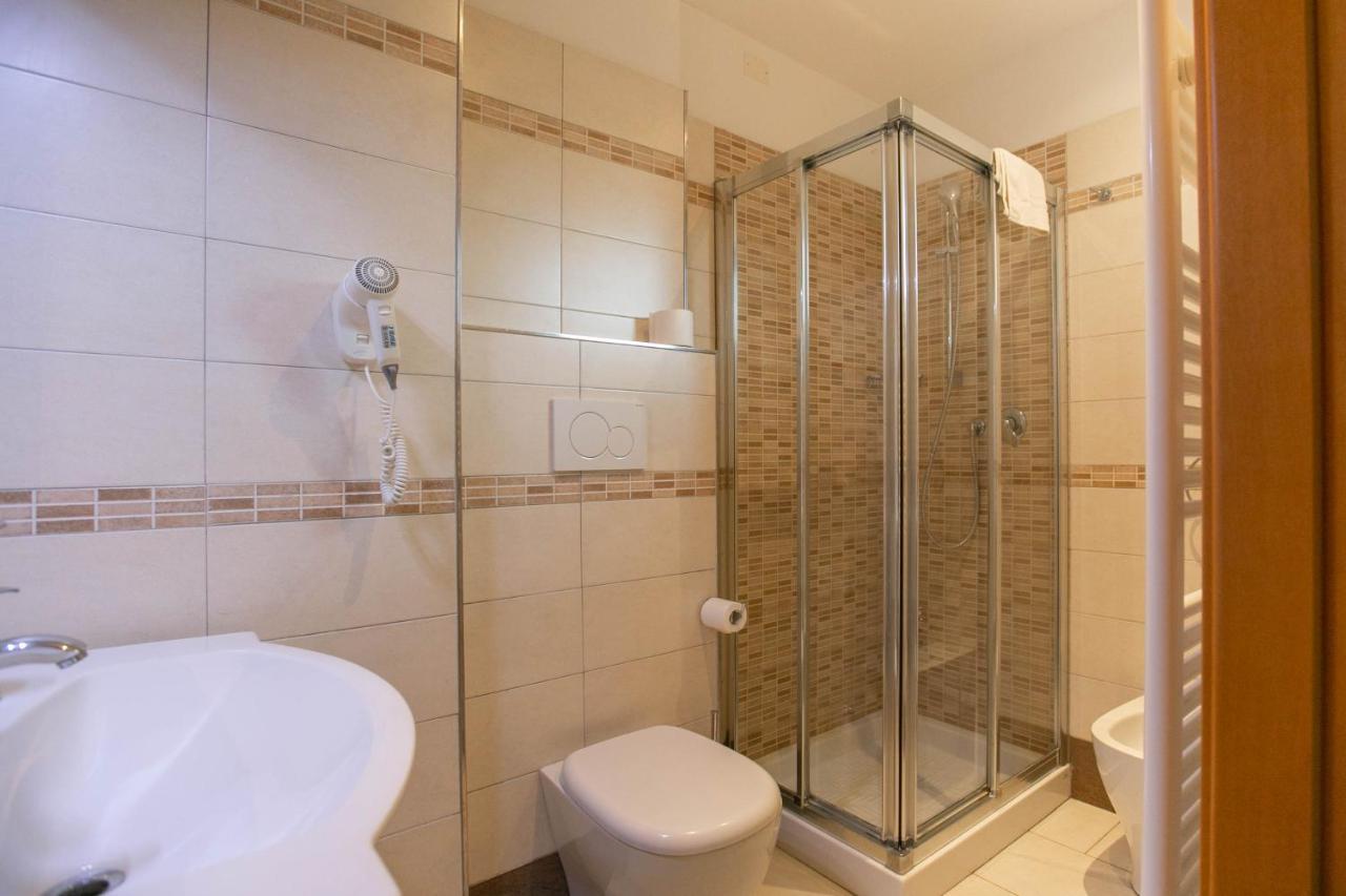 Hotel Valparaiso ريميني المظهر الخارجي الصورة