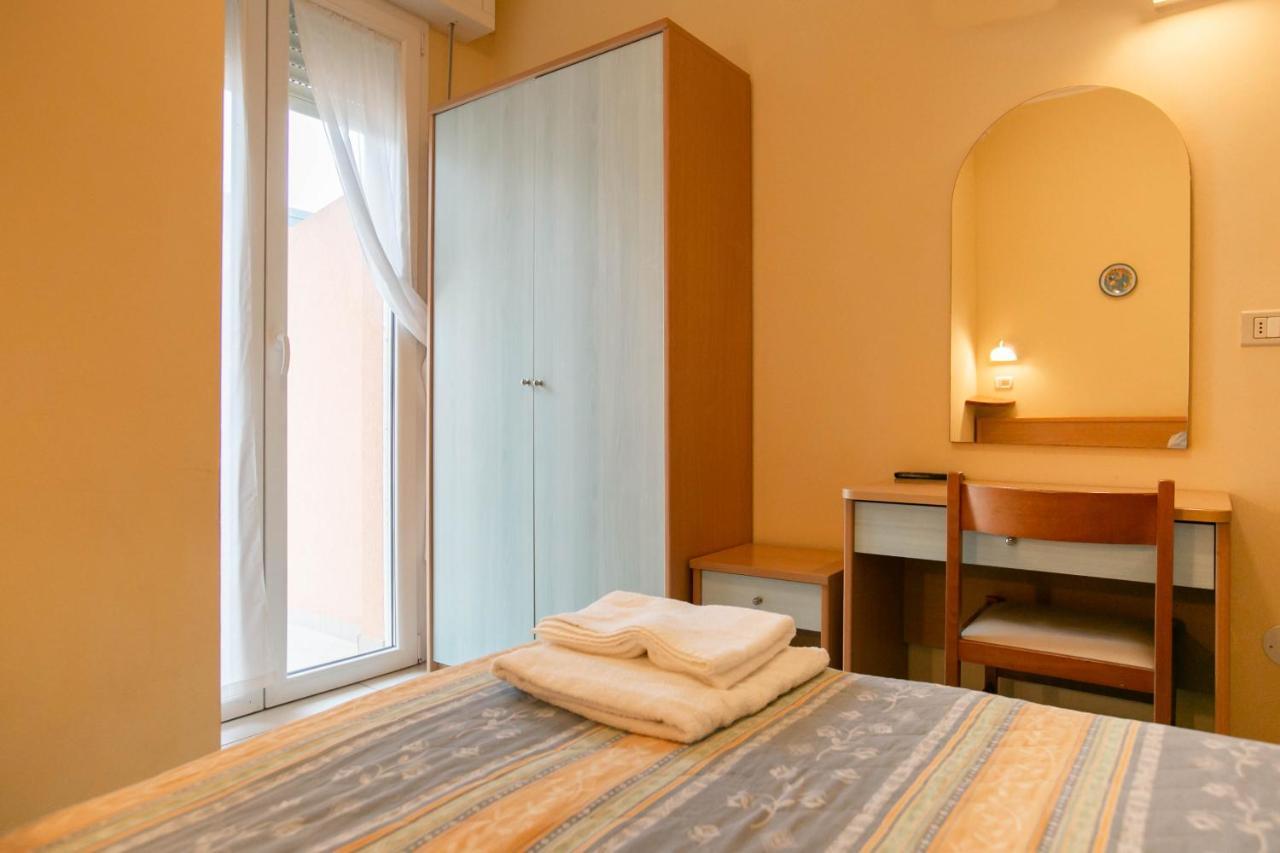 Hotel Valparaiso ريميني المظهر الخارجي الصورة