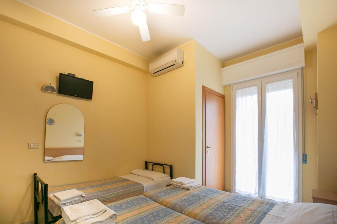 Hotel Valparaiso ريميني المظهر الخارجي الصورة