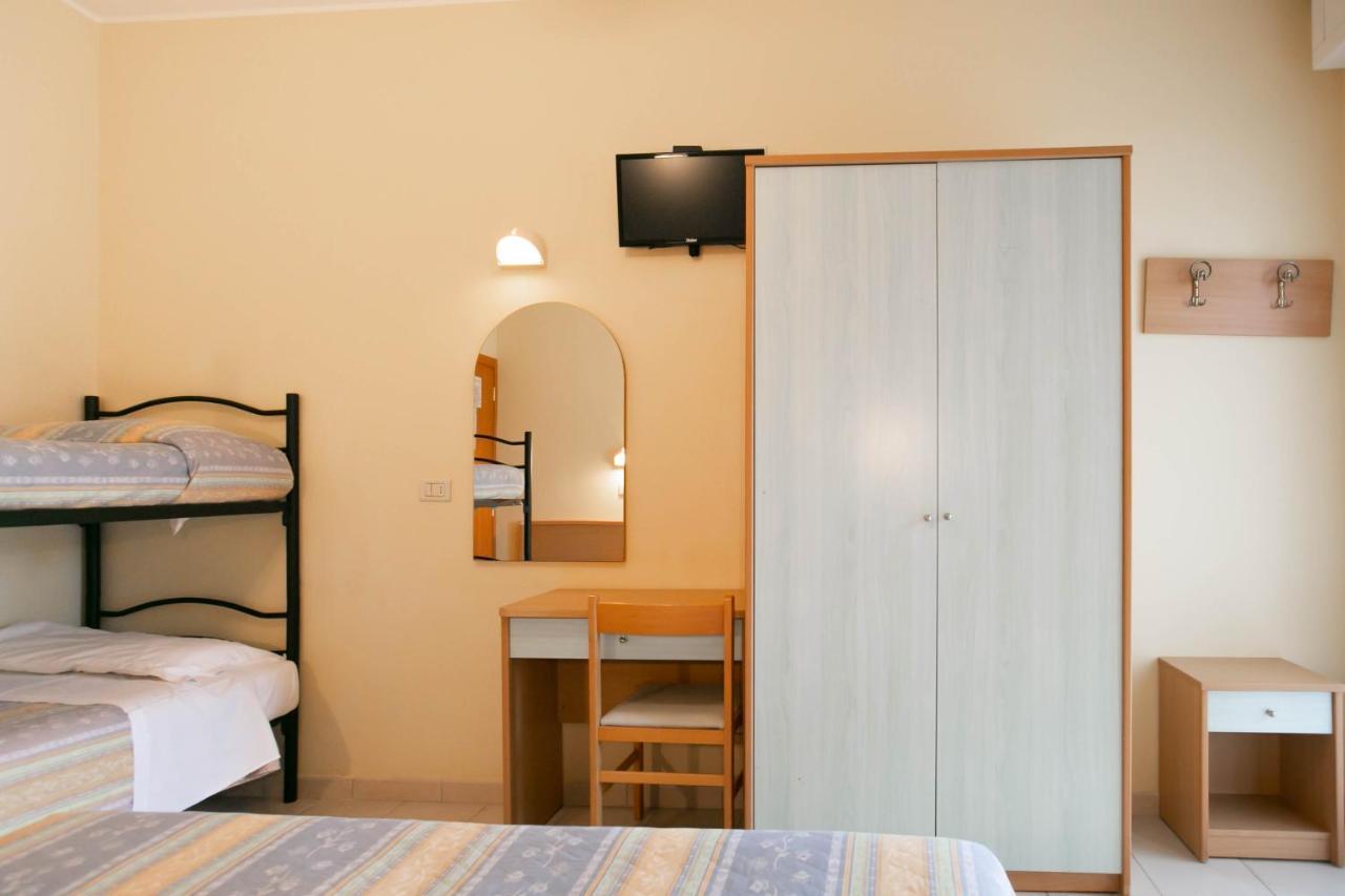 Hotel Valparaiso ريميني المظهر الخارجي الصورة