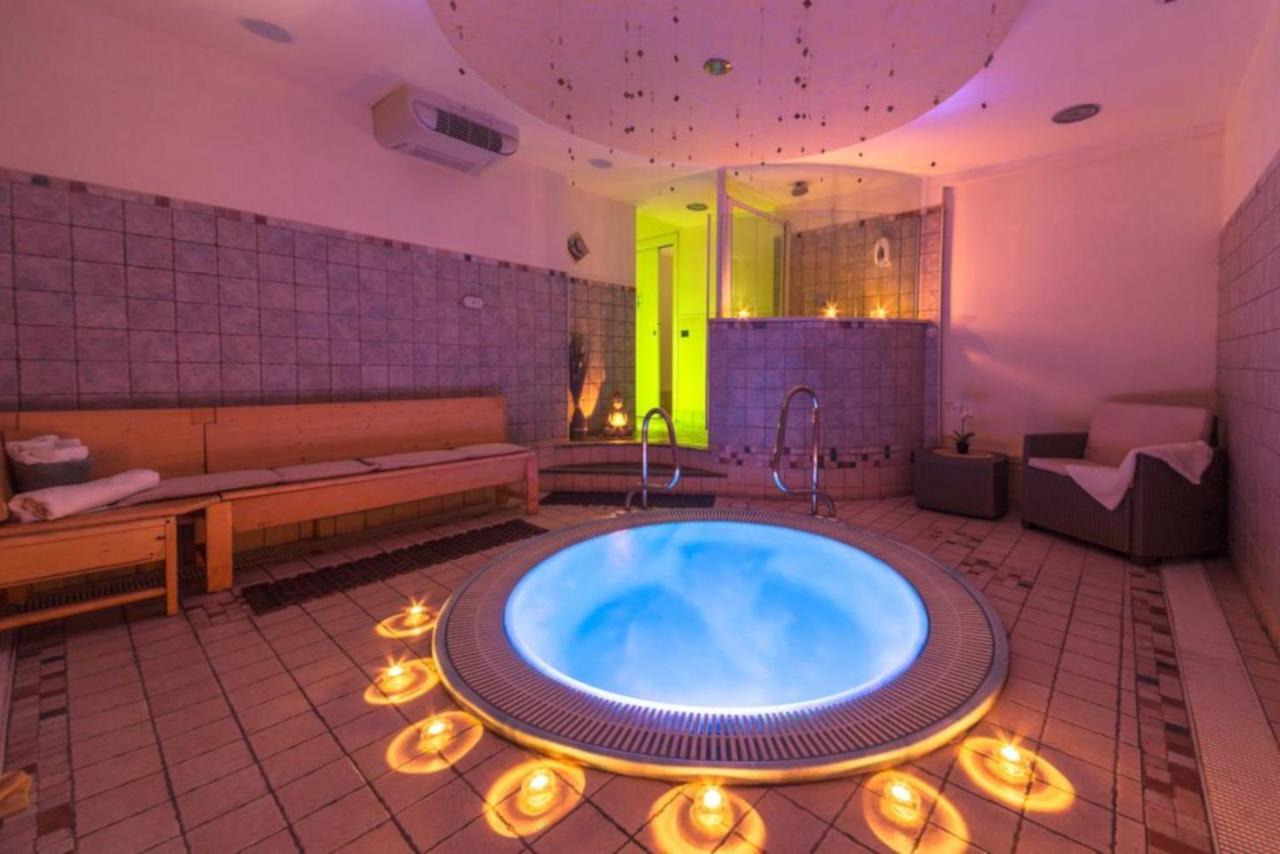 Hotel Valparaiso ريميني المظهر الخارجي الصورة