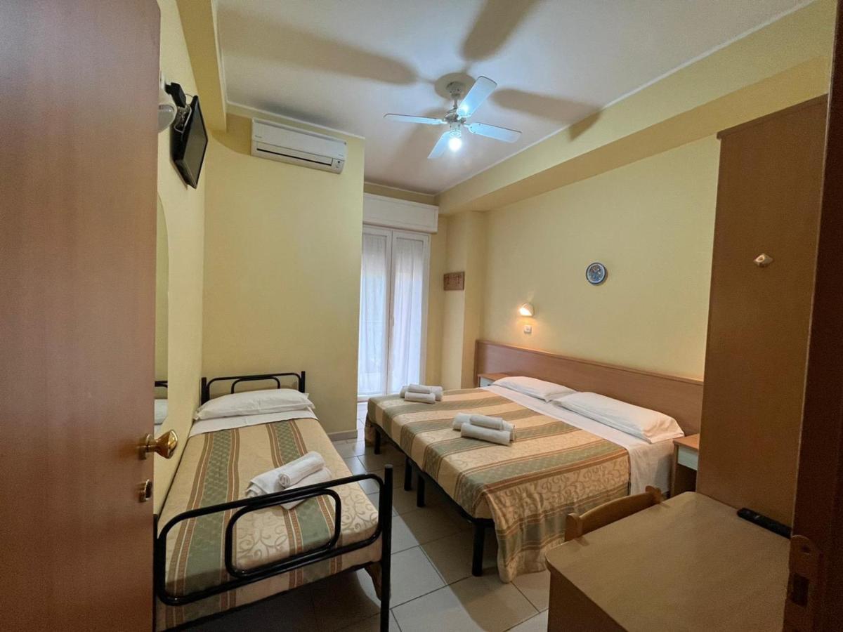 Hotel Valparaiso ريميني المظهر الخارجي الصورة