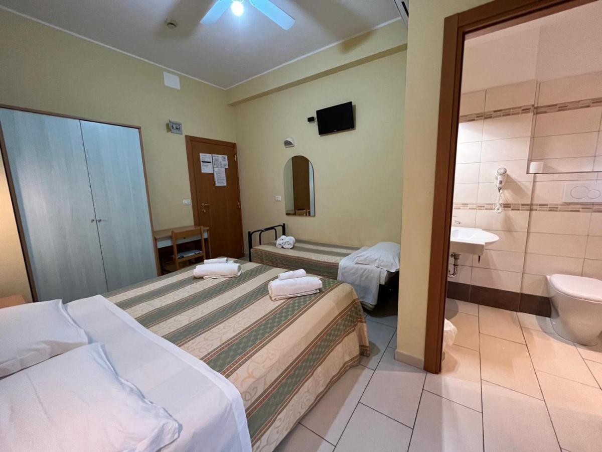 Hotel Valparaiso ريميني المظهر الخارجي الصورة