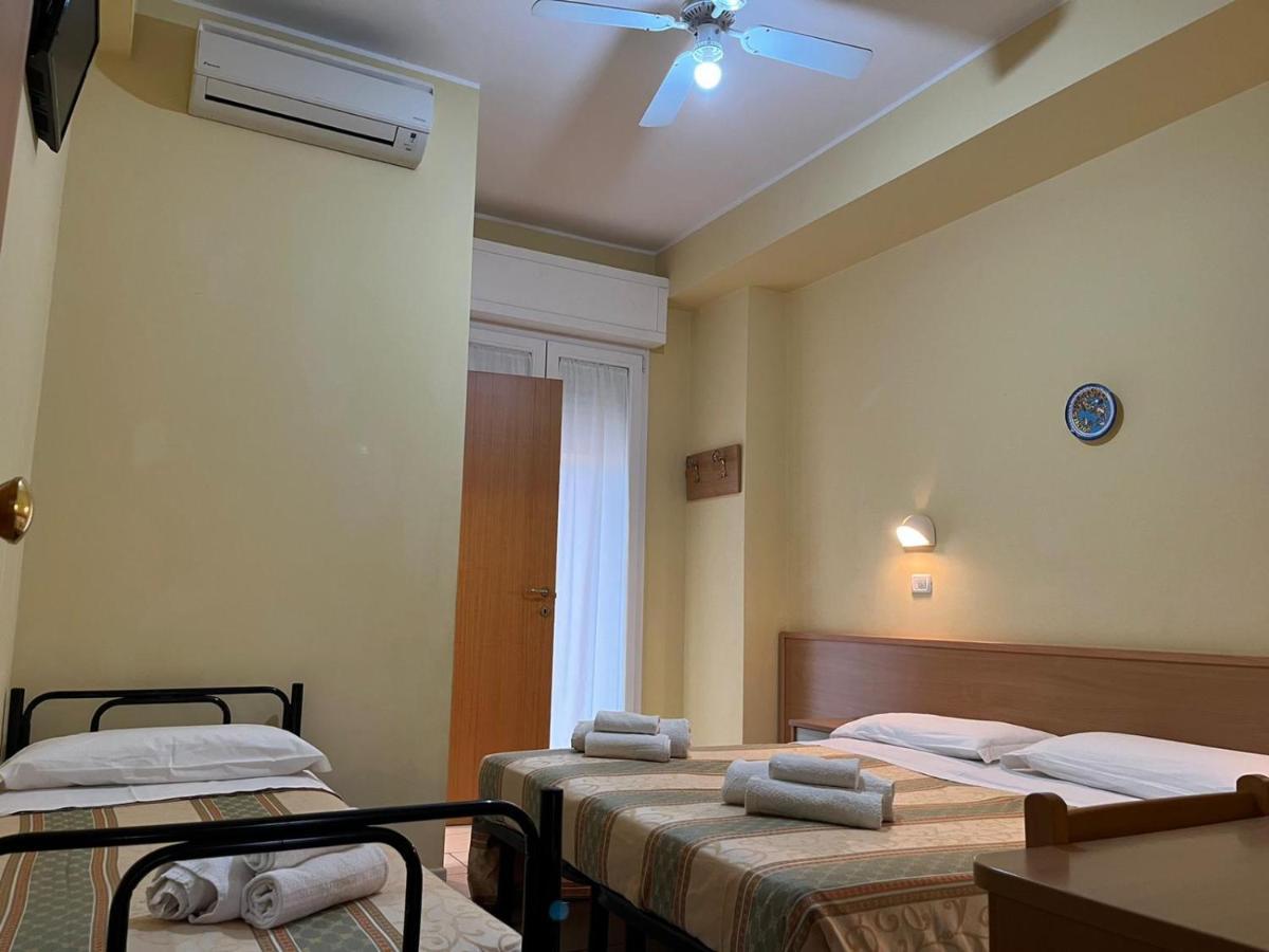 Hotel Valparaiso ريميني المظهر الخارجي الصورة