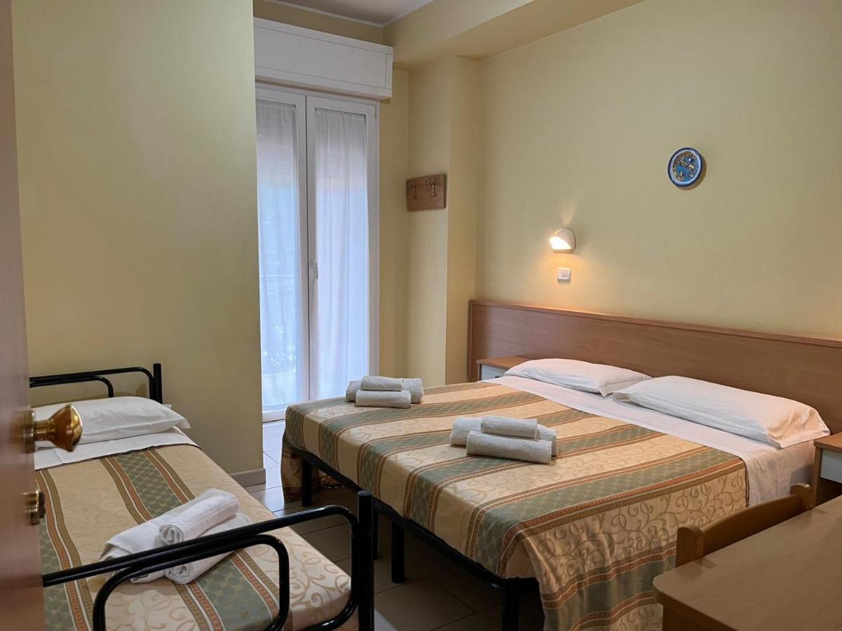 Hotel Valparaiso ريميني المظهر الخارجي الصورة