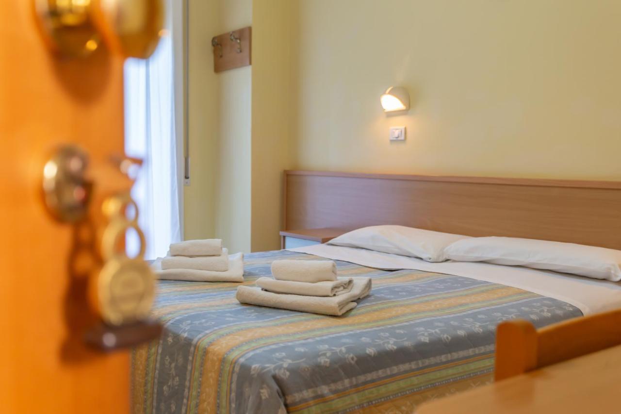 Hotel Valparaiso ريميني المظهر الخارجي الصورة