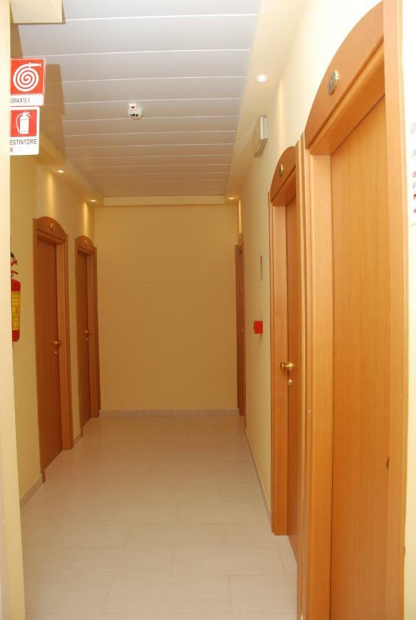 Hotel Valparaiso ريميني المظهر الخارجي الصورة
