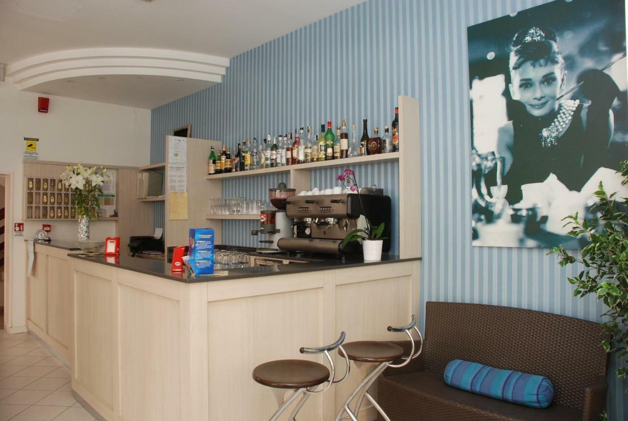 Hotel Valparaiso ريميني المظهر الخارجي الصورة